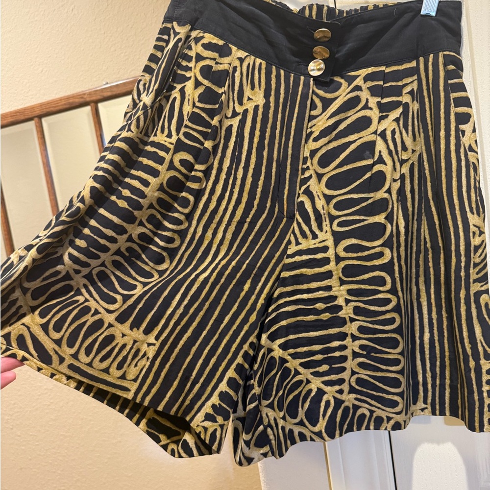 Cache Black and Gold Abstract Shorts